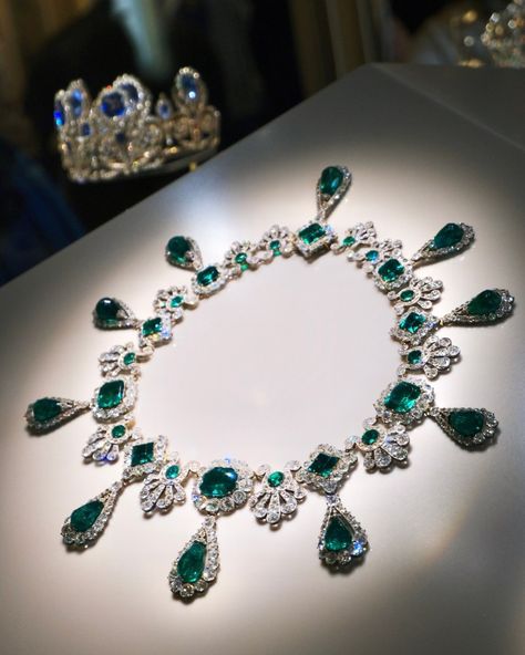 This stunning emerald and diamond necklace is a part of the French Crown Jewels inside the stunning Galerie d'Apollon at the Louvre Museum in Paris #Paris #Louvre #MuseeDuLouvre #LouvreMuseum #Interiors #FrenchInteriors #ParisMuseum #FrenchCrownJewels #CrownJewels #Emerald #Diamond French Crown Jewels, French Royal Jewels, Real Diamond Necklace Royal Jewels, Royal Necklaces, Paris Museums, Arsene Lupin, Musee Du Louvre, Emerald And Diamond Necklace, Museum In Paris