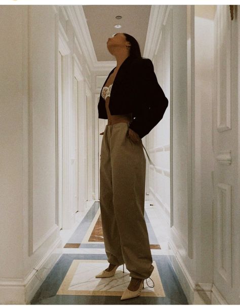 Baggy Pants With Heels, Pants Heels Outfit, Cargo Pants Outfit Heels, Cargo Pants Heels, Baggy Pants Outfit, Bra Fashion, My Aura, Cargo Pants Outfit, Heels Outfits