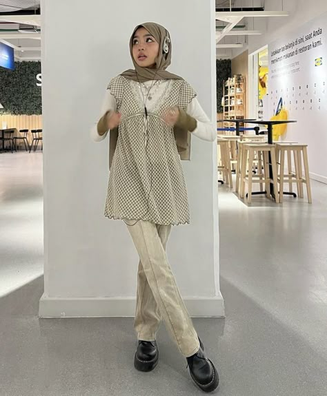 Modest Y2k Fashion, Modest Y2k, Outfits Muslim, Modest Girly Outfits, Hijabi Fashion Casual, Maxi Skirt Outfits, Hijabi Style, Hijabi Outfits, Hijab Fashion Inspiration