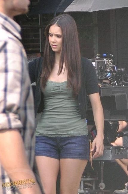 Disturbing Behavior, Elena Gilbert Outfits, Katherine Pierce Outfits, Elena Gilbert Style, Vampire Diaries Outfits, Madison Beer Outfits, Beer Outfit, Downtown Outfits, Katherine Pierce