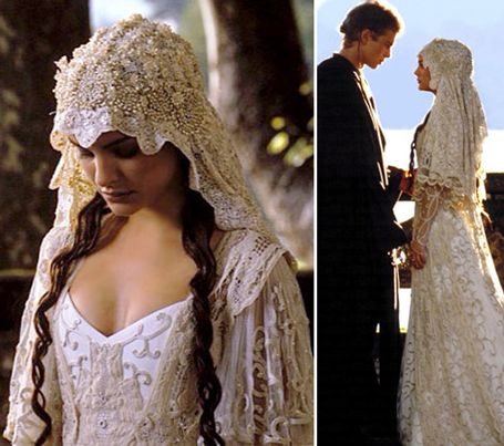 natalie portman- Star Wars Movie Wedding Dresses, Antique Wedding Dresses, Star Wars Padme, Celebrity Bride, Medieval Wedding, Star Wars Wedding, Wedding Movies, Star Wars Costumes, Celtic Wedding