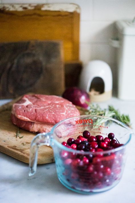 Cranberry Pot Roast - a simple festive recipe for beef roast, baked with fresh cranberries and roasted in the oven- tender, juicy and flavorful! Perfect for the holidays or a simple Sunday super.  #potroast #cranberries #cranberryrecipes #beef #beefroast #holidayrecipes #easy Roast With Potatoes And Carrots, Braised Beef Recipes, Whipped Sweet Potatoes, Feasting At Home, Potatoes And Carrots, Potted Beef, Paleo Beef, Cranberry Recipes, Braised Beef