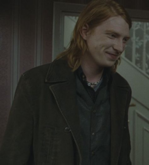 Bill Weasley-Harry Potter saga Bill Weasley, Young Tom Riddle, Weasley Aesthetic, Weasley Harry Potter, Deathly Hallows Part 1, Weasley Family, Gryffindor Aesthetic, Domhnall Gleeson, Harry Potter Ron