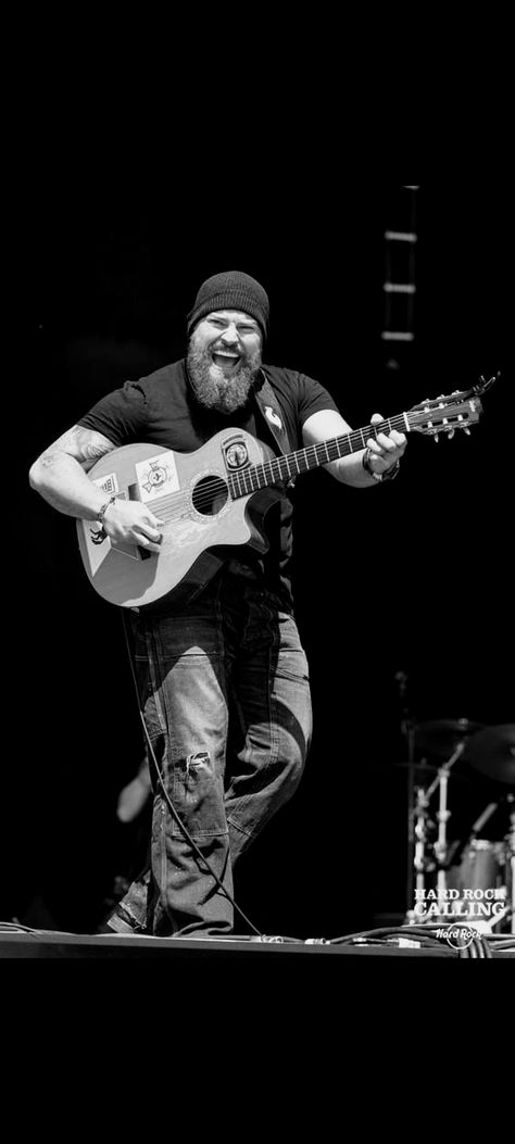 ZAC BROWN Selfie Picture, Zac Brown, Zac Brown Band, Jazz Musicians, Musician, Band, Music, Fictional Characters, Quick Saves