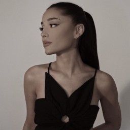 coloring || Arixnatoxr0 - Alight Motion Project Ariana Grande Poster, Ariana Instagram, Ariana Grande Songs, Ariana Grande Photoshoot, Ariana Grande Wallpaper, Ariana Grande Photos, Ariana Grande Pictures, Without Borders, Alight Motion