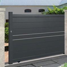 Aluminium sliding gate Modern Front Gate Design, Iron Main Gate Design, Gate Design Ideas, Modern Main Gate Designs, Home Gate Design, Gate Wall Design, Gate Designs Modern, Modern Gate, House Main Gates Design