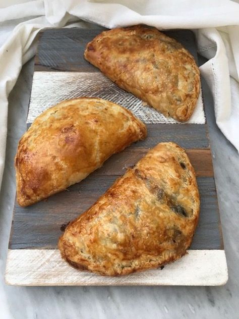 Mushroom and Chestnut Pies - tastebotanical - autumn vegetarian recipe Chestnut Recipes Savory, Autumn Vegetarian Recipes, Mushroom And Chestnut Pie, Vegan Chestnut Recipes, Easy Sunday Lunch, Vegetarian Mushroom Wellington Recipe, Chestnuts Recipes, Chestnut Pie, Mushroom Onion Tart