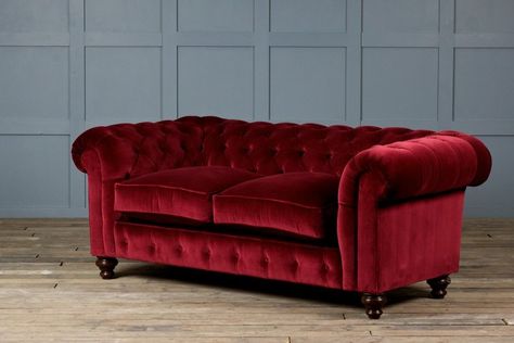 Red Velvet Sofa, Classic Sofa Designs, Small Sleeper Sofa, Fabric Chesterfield Sofa, Velvet Chesterfield Sofa, Small Sectional Sofa, Sofa Images, Sofa Inspiration, Leather Sectional Sofas