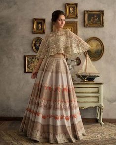 Gold Lehenga Skirt, Gold Lehenga, Indian Outfits Lehenga, Wedding Lehenga Designs, Lehnga Dress, Lehenga Skirt, Indian Gowns Dresses, Indian Bridal Outfits, Designer Party Wear Dresses