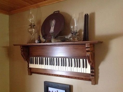 Repurposed Piano: 12 Creative Ideas for Upcycled Piano Parts Repurposed Furniture Ideas, Piano Crafts, Old Piano, Piano Ideas, Piano Decor, Piano Parts, Piano Art, Old Pianos, Upcycled Furniture Diy