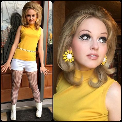 1968 Hairstyles, Gogo Girl Hair, Gogo Girl Makeup, 70s Gogo Dancer, Twiggy Halloween Costume, Twiggy Outfits, Twiggy Costume, 60s Halloween Costumes, 60s Party Outfit