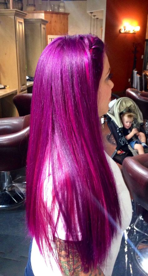 Fuisha Color Hair, Fuchsia Hair Color, Fuschia Hair, Red Hair Looks, Magenta Hair, Plum Hair, Wine Hair, Vivid Hair Color, Hair Color Streaks