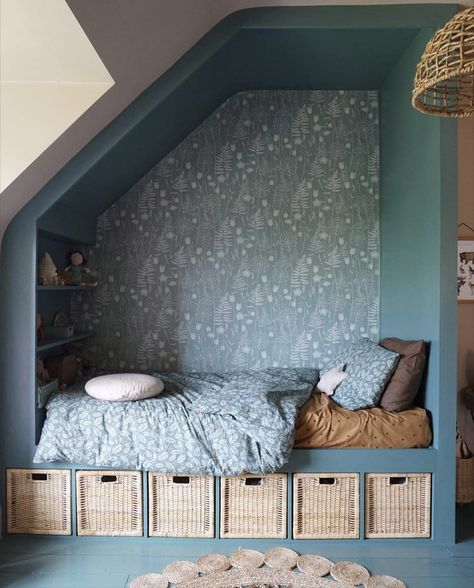 Alcove Bed, Cosy Nook, Bed Inspo, Bed Nook, Attic Bedroom Designs, Attic Conversion, Kids Bedroom Inspiration, Attic Bedrooms, Garden Wallpaper