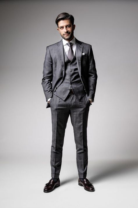 Men’s gray suits 16 ideas: A style guide for modern gentlemen Ermenegildo Zegna Suit, Men's Grey Suits, Charcoal Grey Suits, Explore Outfit, Mens Tailored Suits, Gray Suits, Zegna Suit, Grey Suits, Europe 2023