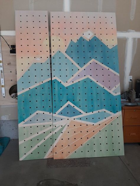 Pegboard Picture Display, Diy Giant Pegboard Wall, Pegboard Display Wall, Painted Peg Board Display, Painted Peg Boards, Decorative Pegboard Ideas, Peg Board Alternative, Diy Spinning Pegboard Display, Artist Pegboard Ideas