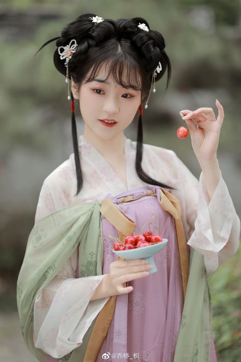 Tang Dynasty Hairstyles, Tang Dynasty Hair, Manga Hairstyles, Chinese Demon, Night Of The Demons, Wicked Costumes, Asian Photography, Traditional Asian Dress, Manga Hair