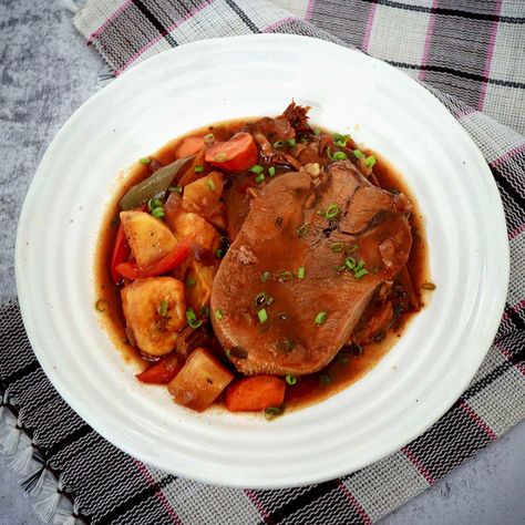 Lengua (beef tongue) estofado Beef Tongue Stew, Estofado Recipe, Tongue Recipes, Offal Recipes, Filipino Recipe, Ground Beef Pasta, Beef Tongue, Ground Beef And Potatoes, Filipino Style