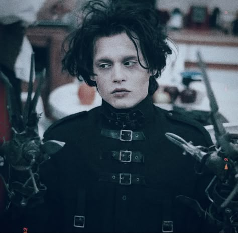 Scissor Hands, Johnny Depp Characters, Tim Burton Movies, Johnny Depp Movies, Young Johnny Depp, Johnny D, Tim Burton Films, Sweeney Todd, Edward Scissorhands