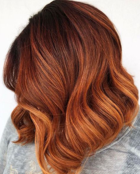 Copper Lob with Shadow Roots Copper Hair Shades, Rich Red Hair, Red Hair Dark Roots, Pinkish Brown Hair, Long Bob Ombre, Bright Copper Hair, Copper Hair Color Ideas, Copper Hair Dark, Pretty Red Hair