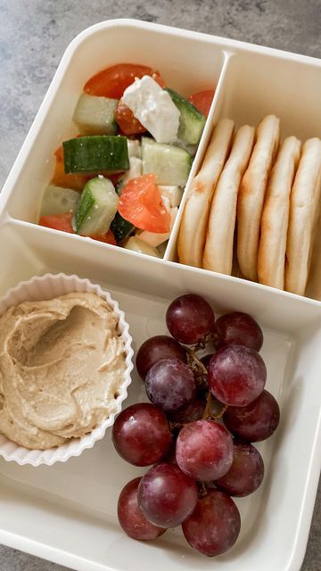 Rachel Dodge on Instagram: "Mediterranean Snack Box : Meal prep by adding hummus, cucumber & tomato salad (with feta), mini pitas and fresh fruit. This snack box is not only delicious but packed with protein making it a great, healthy option to keep you going throughout the day. #balancedlunch #mealprep #snackbox" Healthy Lunch With Protein, Greek Bento Box Lunch, Snack Box Healthy, Low Calorie Snack Box Ideas, Snack Box Lunch Ideas, Lunchbox Ideas Adults, Lunch Ideas Healthy School, Healthy Snack Boxes For Adults, Protein Snack Boxes