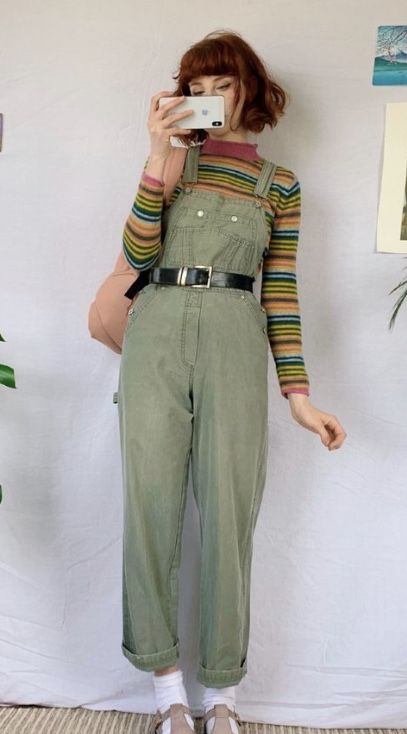 Frog Overalls Outfit, Cute Cottagecore Overalls, Funky Middle Aged Fashion, Painters Overalls Outfit, Overalls Outfit Goblincore, Green Overalls Outfits Aesthetic, Art Teacher Clothes Aesthetic, Cottagecore Outfits Overalls, Artsy Indie Outfits