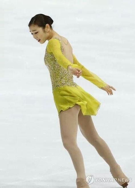 Yu Na Kim, -Yellow Figure Skating / Ice Skating dress inspiration for Sk8 Gr8 Designs. Gracie Gold, Ashley Wagner, Skating Ice, Yuna Kim, Mao Asada, Takeshi Kaneshiro, Kim Yuna, Figure Skating Dress, Elf Fun