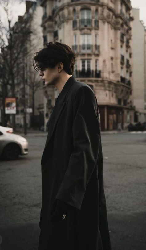 Wattpad Man Character Aesthetic, Nilskue Wallpaper, Dark Boys Aesthetic, Wattpad Character Inspiration Guys, Tall Man Aesthetic, Bodyguard Aesthetic Male, Male Book Characters, Dark Boy Aesthetic, Nils Kuesel