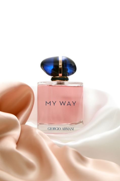 Giorgio Armani My Way Eau de Parfum Armani My Way, Britney Spears Fantasy, Armani Perfume, Woody Perfume, Versace Bright Crystal, Bergamot Orange, Vanilla Perfume, Feminine Fragrance, Victoria Secret Perfume