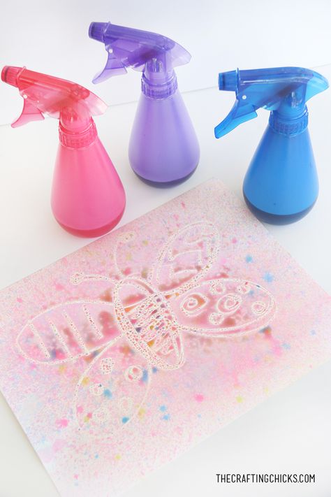 Watercolor Spray Bottle Art, Spray Bottle Painting, Crayon Resist Art, Buddy Activities, Resist Art, Summer Camp Art, Summer Preschool Crafts, Finger Gym, Fabric Decoration