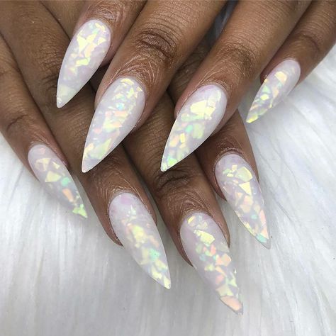 Halagrafic Nails, Holo Flake Nails, Iridescent Nail Art Designs, Chrome Foil Nails, Opal Nails Acrylic, Reflection Nails, Opal Nail Designs, Nail Foil Designs Ideas, Opalescent Nails