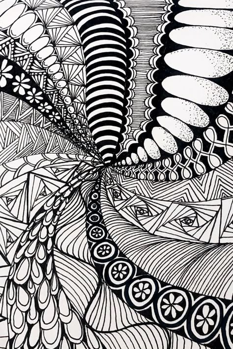 What Is Zentangle Drawing Meditation? Zentagle Drawing Ideas, Bird Zentangle, Zen Art Inspiration, Zentagle Drawing, Meditative Drawing, Doodle Art Zentangle, Zentangles Patterns, Cool Drawing Ideas, Mandala Doodle