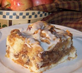 Apple Streusel Coffee Cake, Pokemon Torte, Coffee Cake Recipes Easy, Apple Streusel, Apple Coffee Cakes, Streusel Coffee Cake, Coffee Cake Recipe, Apple Pie Filling, Breakfast Sweets