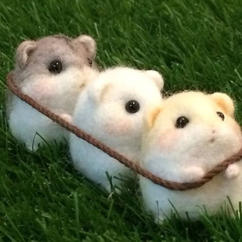 Needle Felting Hamster, Cute Felt Animals, Cute Needle Felting, Wool Felting Animals, Felt Mice, Felted Crafts, Needle Felting Diy, Felted Wool Crafts, Wool Animals