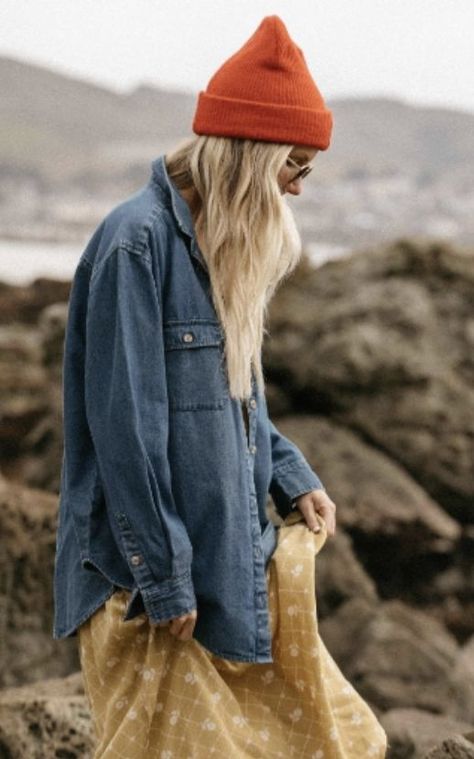 love this outfit from billabong Granola Vibes, Beach Fashion Editorial, Salty Blonde, Shopping Lifestyle, Gift Guide Women, Winter Beach, Mountain Girl, Winter Fit, Present Ideas