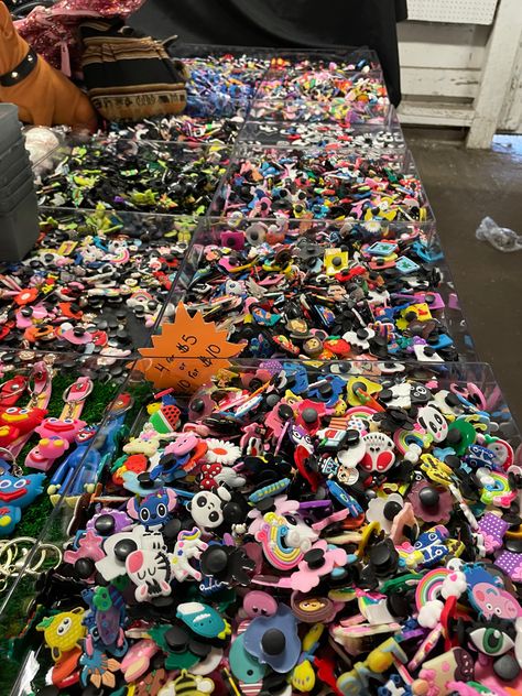 Gibits For Crocs, Croc Gibits, Crocs Outfit Aesthetic, Crock Charms, Croc Pins, Funky Shapes, Croc Accessories, Charms Crocs, Crocs Outfit