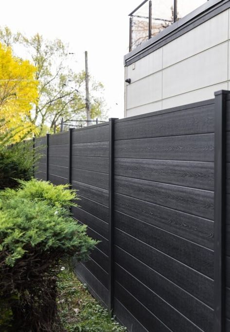 Gallery - Greenwood Composite Fence & Gate Company Modern Fence And Gate Design, Composite Gate Ideas, Composite Fence Ideas, Black Wood Fence, Horizontal Wood Fence, Lakehouse Remodel, Backyard Fencing, Fence And Gate, Fence Wall Design