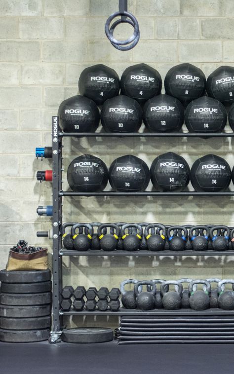 Gym Organization Ideas, Crossfit Studio, Crossfit Garage Gym, Gym Layout, Parkour Gym, Commercial Gym Design, Martial Arts Gear, Home Gym Basement, Dream Gym