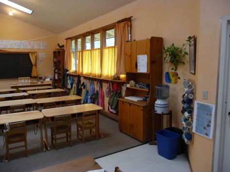 Lovely. Classroom Curtains, Classroom Ceiling, Steiner Waldorf, Waldorf Kindergarten, Waldorf School, Waldorf Education, Nature School, Nature Table, Cozy Decor