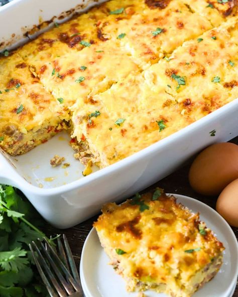 Italian Sausage Breakfast, Savory Breakfast Casserole, Sausage Egg Bake, Potatoes And Veggies, Sausage Breakfast Casserole, French Toast Casserole Recipes, Italian Breakfast, Breakfast Casserole Sausage, Easy Italian