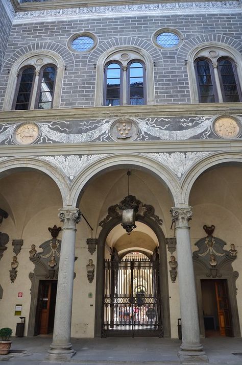 Palazzo Medici Riccardi, 15th cent., detail of interior co… | Flickr Palazzo Medici Riccardi, Interior Courtyard, Barcelona Cathedral, Italy, Architecture, Art