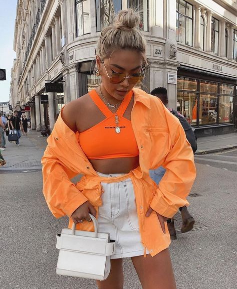 MTG Fashion Inspo on Instagram: “Everybody loves a bit of orange 😍🍊 🔎Neon Orange High Cut Two Piece top 🔎Neon Orange Oversized Nylon Jacket #MTGFashion” Tokyo Street Fashion, Orange Fits, Orange Outfit, Grunge Look, Tokyo Fashion, Orange Top, Summer Crop Tops, Festival Looks, Orange Fashion