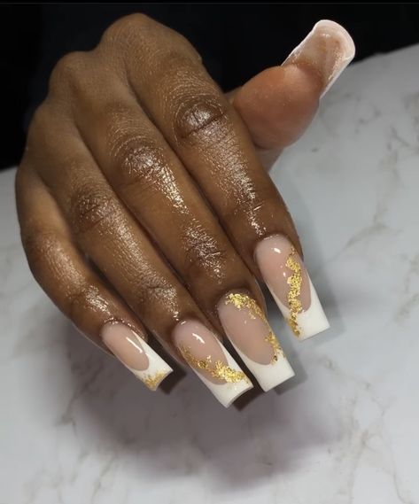 Gold Flake French Nails, White Nails With Designs Glitter Classy, Gold Flake Nails French Tip, White And Gold Nail Inspo Acrylic, White French Tip Nails With Gold Flakes, French Nails With Gold Flakes, White And Gold Nails With Designs, French Tip Nails With Gold Flakes, French Tip Gold Flakes