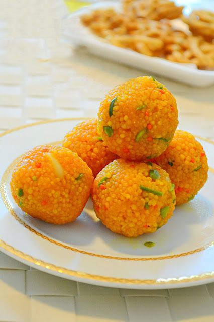 Motichoor Ladoo #IndianSweets Indian Ladoo Easy Ladoo Recipe, Easy Diwali Sweets, Motichoor Ladoo, Diwali Sweets Recipe, Latest Pakistani Fashion, Ladoo Recipe, Most Popular Desserts, Diwali Sweets, Indian Dessert