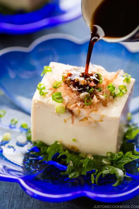 Simple and easy Japanese Chilled Tofu on a hot day makes a great appetizer or side dish! #tofu #summer | Easy Japanese Recipes at JustOneCookbook.com Yakimeshi Recipe, Cold Tofu, Japanese Appetizers, Japanese Side Dish, Just One Cookbook, Tofu Salad, Easy Japanese Recipes, Mapo Tofu, Japanese Recipes