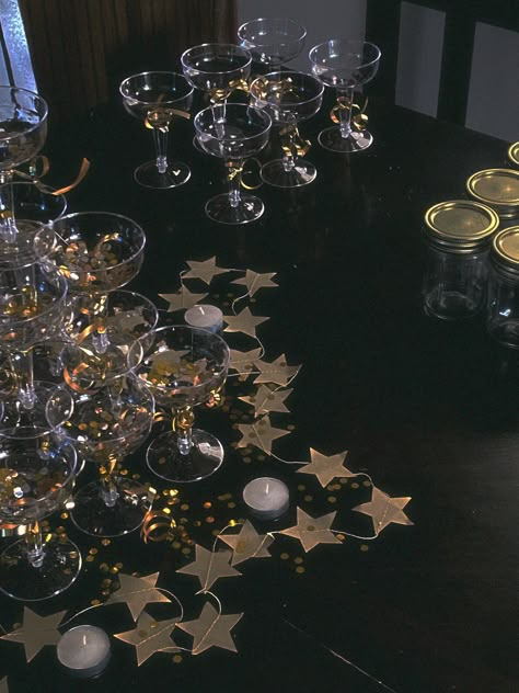 Gold Decorations Party Decor Golden Birthday Martini Gold Confetti Aesthetic, Black White Gold Birthday Party, Sparkly Table Decorations, 21st Birthday Decorations Black And Gold, 29 Birthday Decorations, Birthday Decoration Table Ideas, Gold Star Decor, New Years Eve Party Table Decorations, Golden Birthday Men