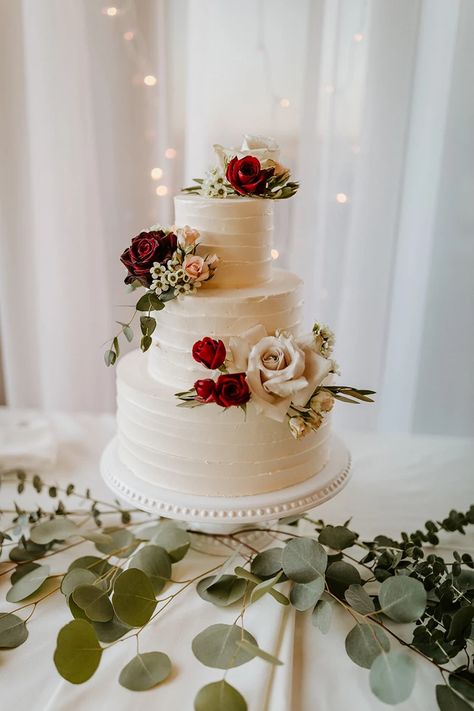 Burgundy Blush And Greenery Wedding, Bridesmaid Dresses Ivory, July Wedding Colors, Wedding Cakes Maroon, Textured Buttercream, Burgundy Wedding Cake, Blush Wedding Cakes, Ivory Wedding Cake, Colors For 2024