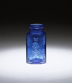 Skull-and-crossbones rectangular poison bottle, 19th century Poison Vial, Poison Bottle, Pill Bottles, Forensic, Skull And Crossbones, The Body, Artifacts, 19th Century, Glass