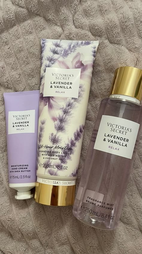 Victoria Secret Perfume Body Spray, Body Care Collection, Profumo Victoria Secret, Koleksi Parfum, Botanical Inspiration, Hydrating Body Lotion, Victoria Secret Body Mist, Victoria Secret Fragrances, Perfume Body Spray