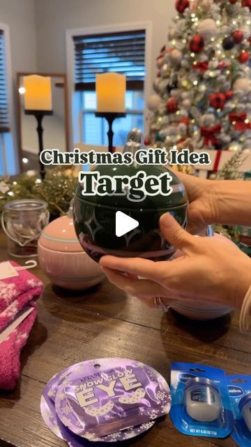 Aryn Harb | AMAZON FASHION | AFFORDABLE LIFESTYLE on Instagram: "Christmas gift ideas for her! For 🔗 comment “shop” and I will send it to your inbox! 
Found the cutest stuff at Target to create a holiday gift box! All you need is a cute Christmas ceramic jar! I added in lip balms, candy , and gift cards! This would be a cute teachers gift or gift for the girly girls! 

Follow me @vogueonaryn for more holiday inspo! 

#christmasgifts #christmasgiftideas #christmasgiftsforher #christmasgiftbox #targetchristmas #christmasgift #giftideasforher #diychristmasgifts 
Target home decor, target dollar spot, beauty gifts , cute Christmas gifts , Christmas gift diy, easy holiday gifts 
https://liketk.it/4X9pf" Christmas Gift Card Ideas, Easy Holiday Gifts, Christmas Gift Diy, Simple Holiday Gifts, Target Home, Target Christmas, Cute Teacher Gifts, Holiday Inspo, Target Gift Cards