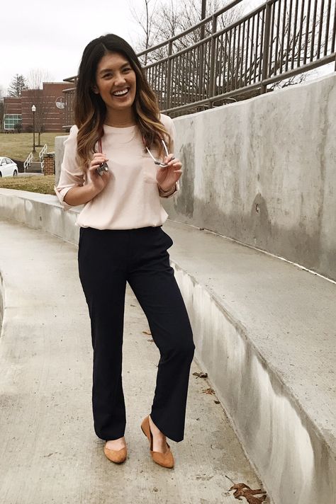 Business Casual Outfit Ideas - Medical School Style Business Casual Outfit Ideas, Best Business Casual Outfits, Business Casual Outfit, Doctor Outfit, Casual Outfit Ideas, Business Casual Outfits For Women, Professional Wear, Fashion Business Casual, Professional Attire